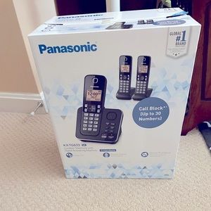 Panasonic KX-TG633 digital answering machine plugged in never used.